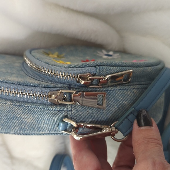 No boundaries denim crossbody purse - Picture 4 of 9